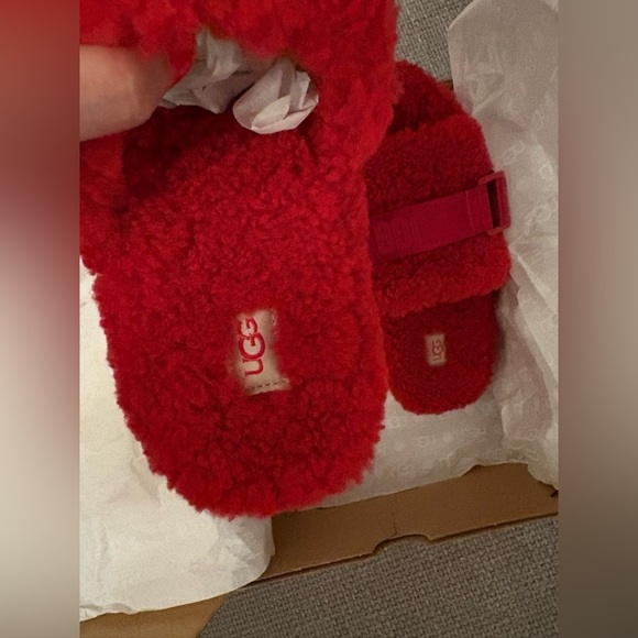 BNWT UGG Fluffita Platform Slides – Red – Size 9 - Picture 3 of 14